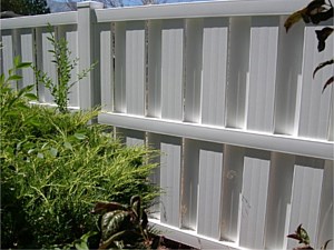Shadowbox White Vinyl Fence 1