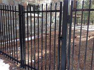 Aristocrat Hvy Iron Fence 3