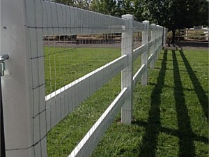 3rail Vinyl Fence with Wire attached