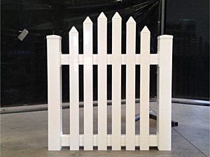 Scalloped Picket Walk Gate 1