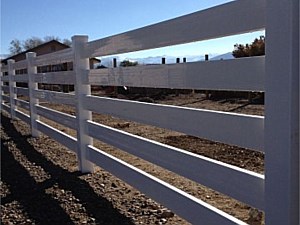 5rail White Vinyl Fence 1