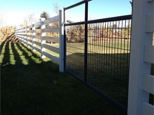 5rail White Vinyl Fence 4