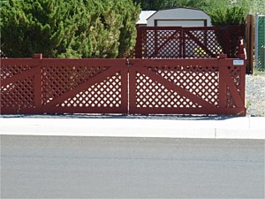 Redwood Lattice Double Drive Gate System 1