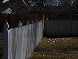 Picket Vinyl Fence 4