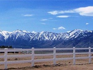 3rail Vinyl Fence 2