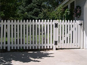 Picket White Vinyl Walk Gate 