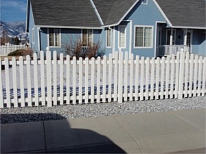 Scalloped Picket Vinyl Fence 3